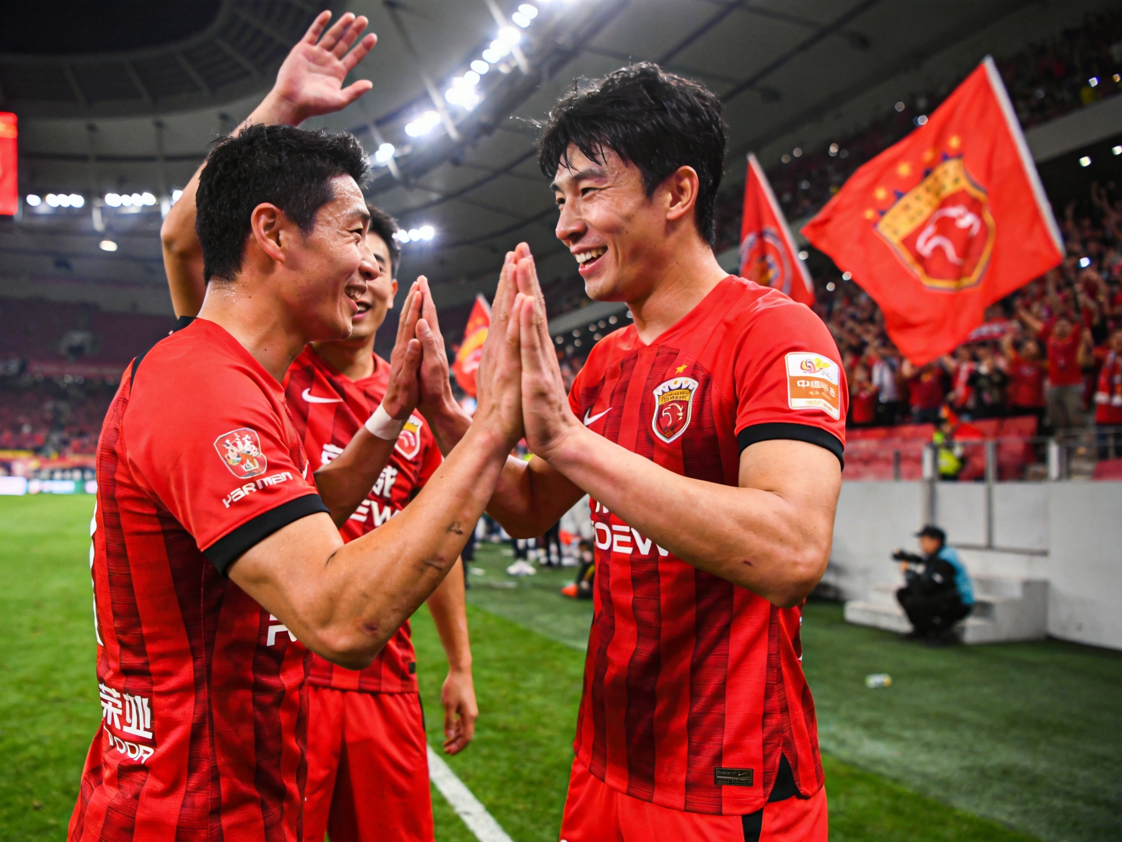 333体育中超上海海港3-1逆转山东泰山的比赛画面